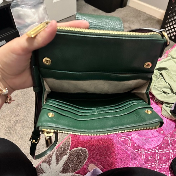 Michael kors crossbody - Picture 3 of 3